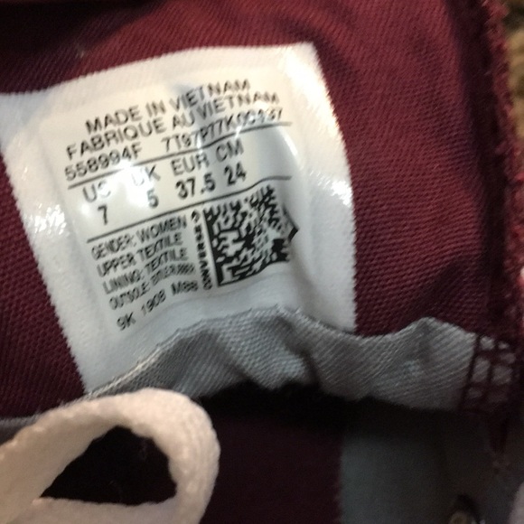 Converse - Picture 2 of 3